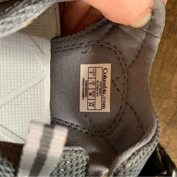 Like new Columbia gray closed toe sandals - Picture 6 of 7